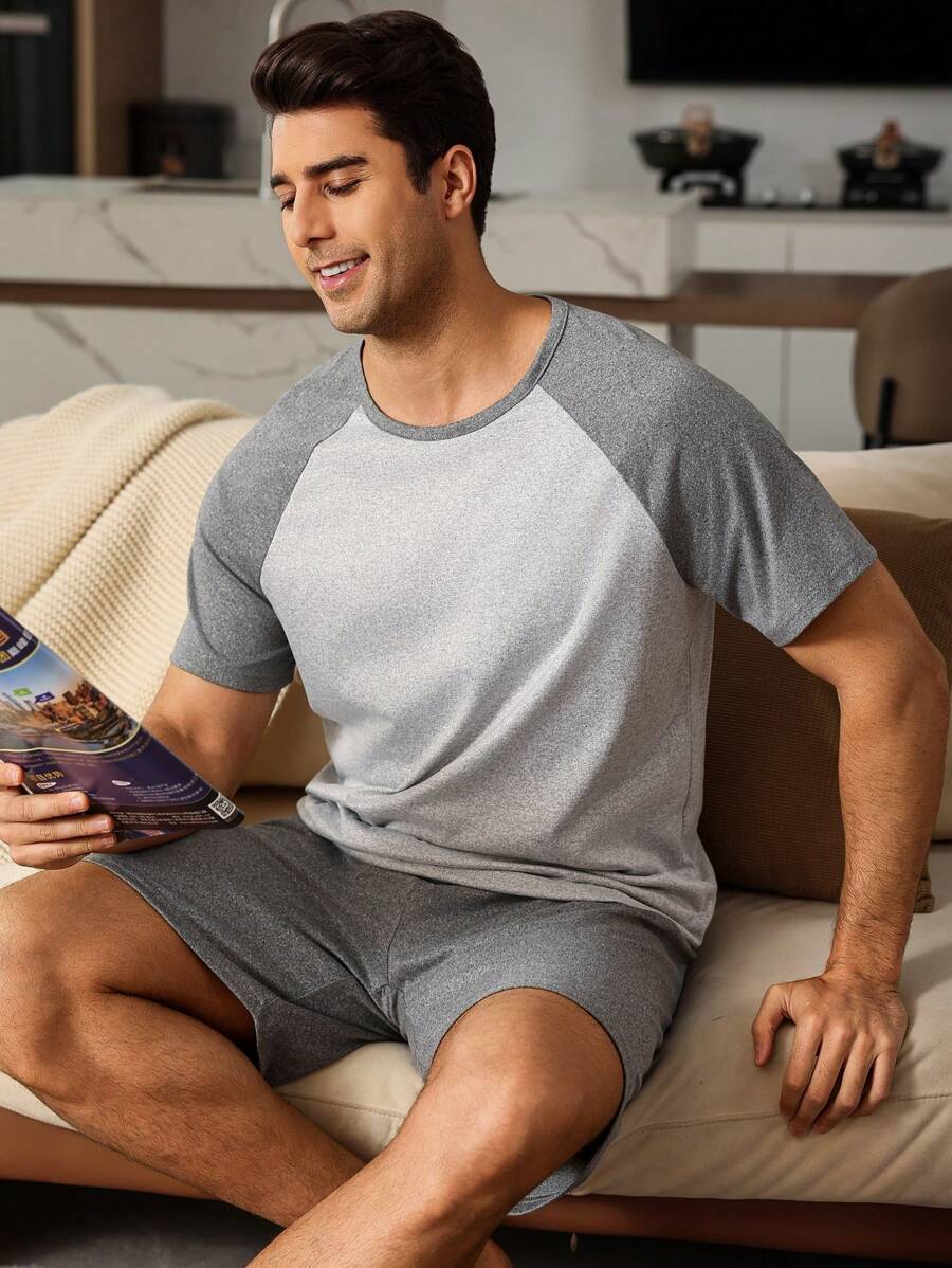 Manfinity Underwear&Sleepwear Basics Set de 2 piezas de ropa de descanso para hombre con Top de mangas raglán a color y pantalones cortos