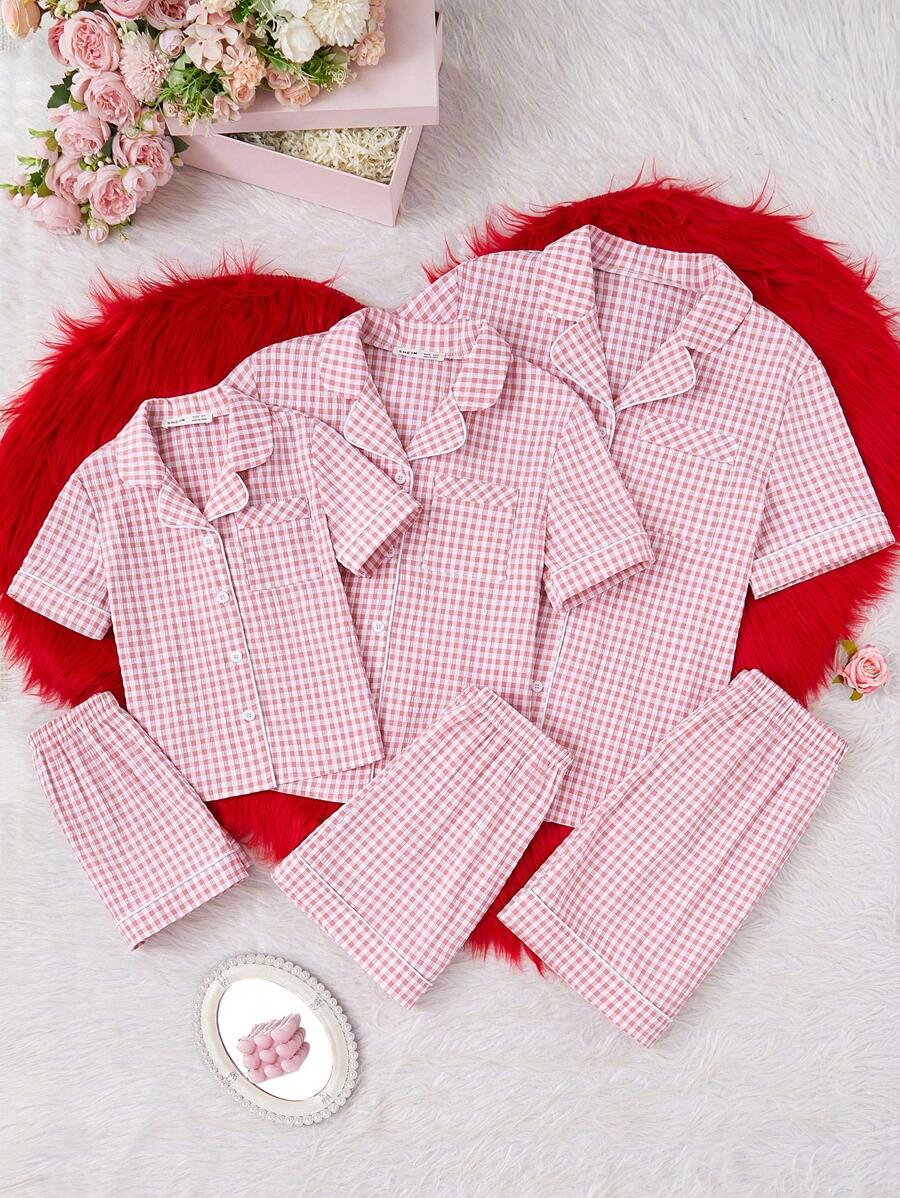 Set de 2 piezas con top de manga corta y shorts en estampado a cuadros de burbujas rosas, de estilo casual y elegante para mujer