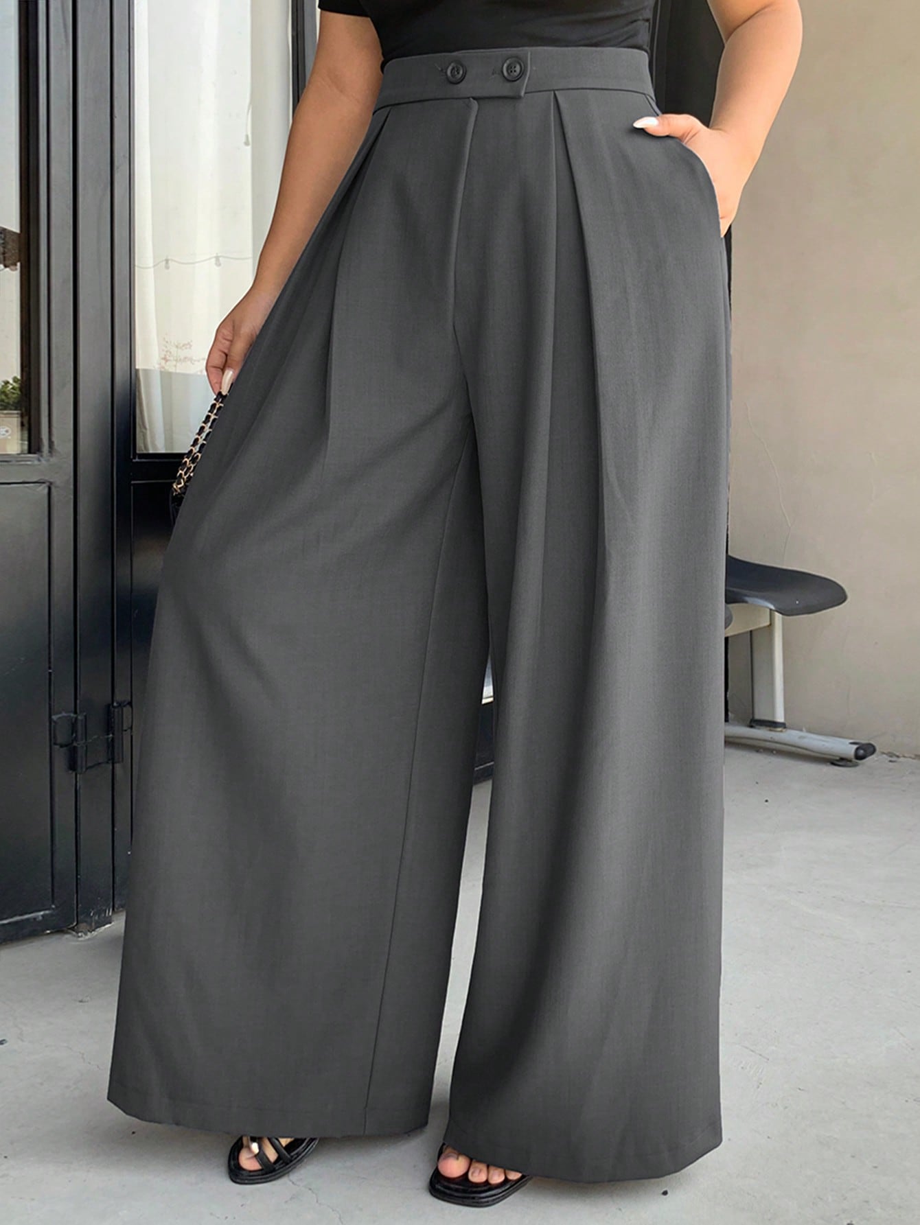 +(Plūs) Wide two-pleat trousers Dark gra Dazy Plus Plus Size Loose Solid Color Wide Leg Two-Button Pleated