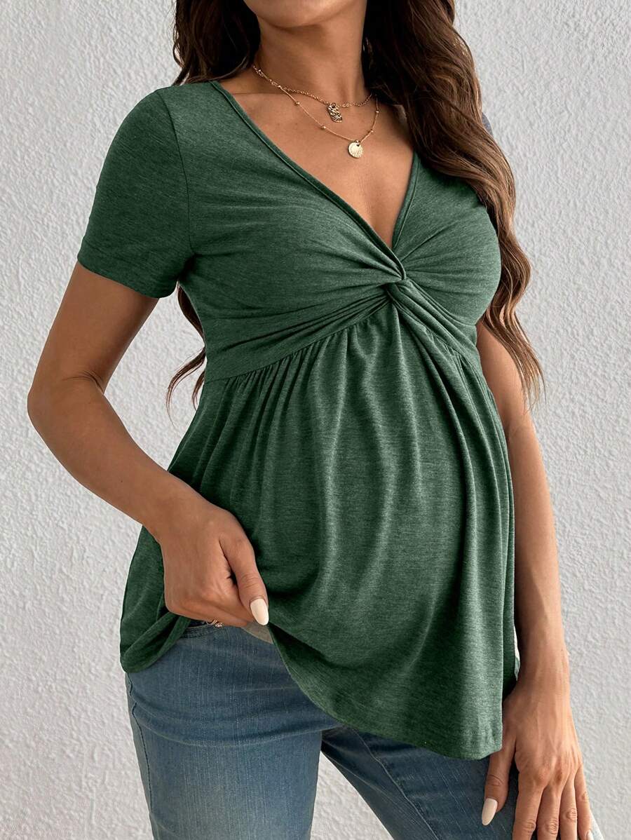 SHEIN Camiseta de manga corta con cuello en V liso para maternidad, de moda para el verano