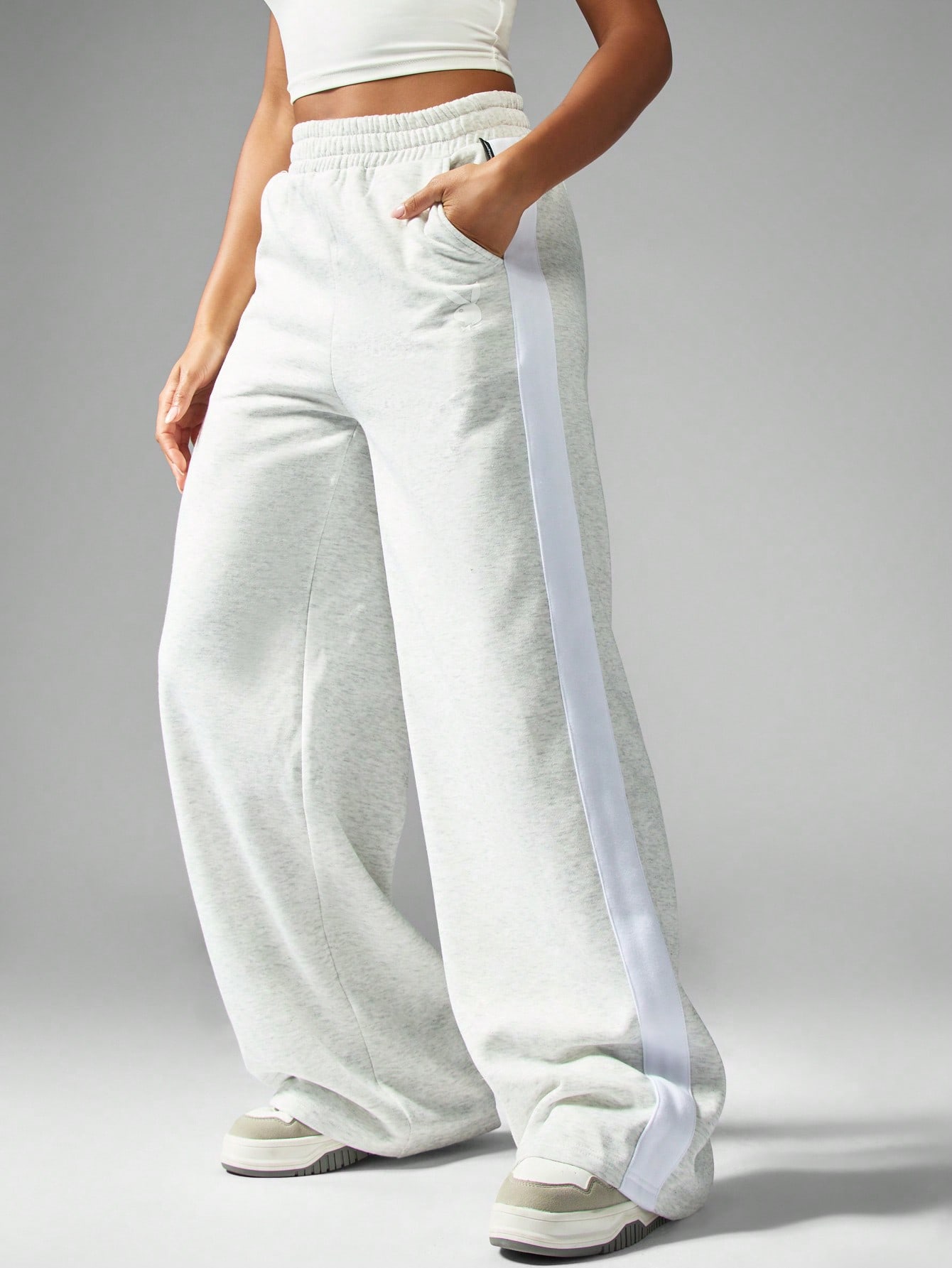 ホワイト サイドストライプパンツ Adidas サイドストライプ パンツ | ホワイト | FARFETCH JP