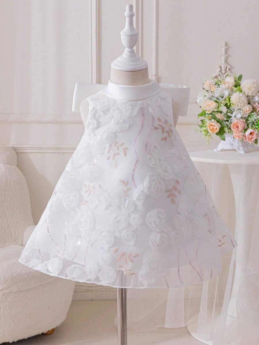 SHEIN Glamorique Kids Abito da damigella bianco da sposa con fiori bianchi 3D ricamati per bambine, abito a sacco con colletto in raso e fiocco grande, elegante outfit da festa per bambine