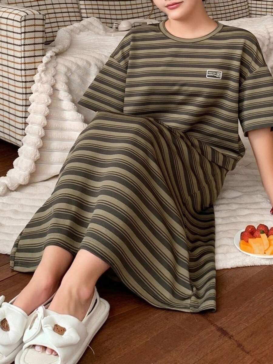 Dazy Plus Vestido Oversize de manga larga con cuello redondo y rayas