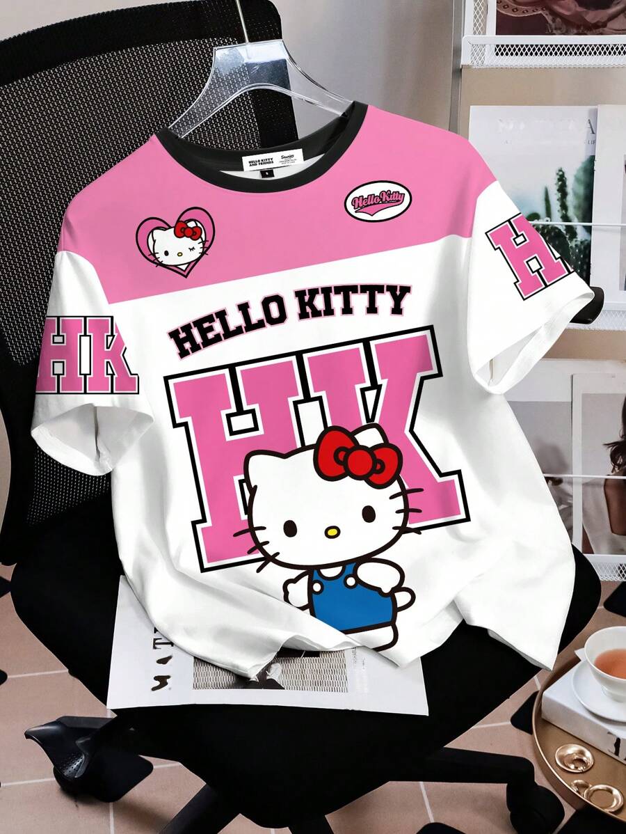 HELLO KITTY AND FRIENDS | SHEIN تيشيرت أكمام قصيرة رقبة دائرية فضفاض مع طباعة كرتونية، مريح وعصري للرياضة، بالوردي والأبيض، مناسب للربيع والصيف، للنساء