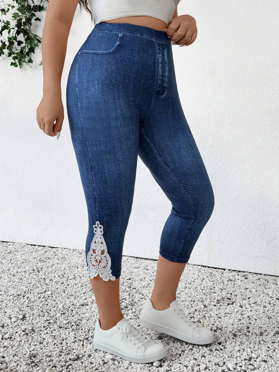 SHEIN Frenchy Pantaloni skinny effetto denim stampato, con dettagli in pizzo a contrasto, taglie forti
