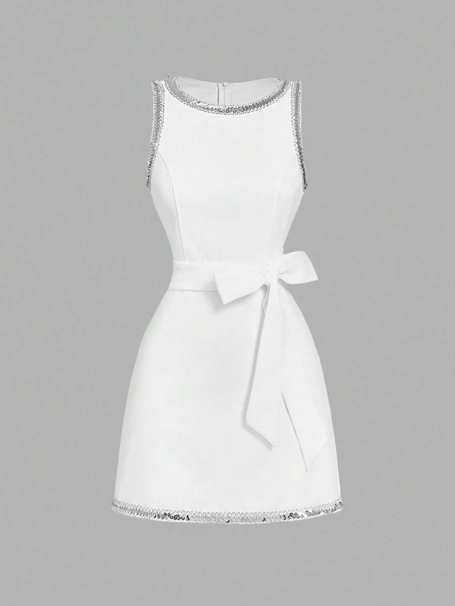SHEIN MOD Abito mini aderente senza maniche con colletto a girocollo e fiocco, vestito primaverile/estivo da donna, elegante, casual, bohémien, outfit per concerti country, outfit per rave e festival, vestito bianco con paillettes, vestito con fiocco, outfit per compleanni da donna, outfit da festival, stile vecchio denaro