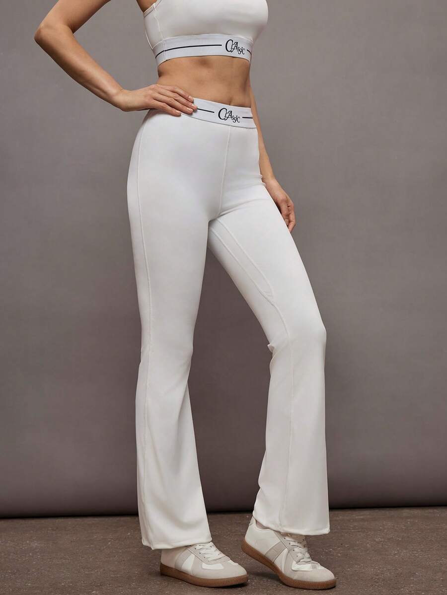 Activina Damen Hose mit Buchstaben-Muster und ausgestelltem Bein, Lässig & Fitness