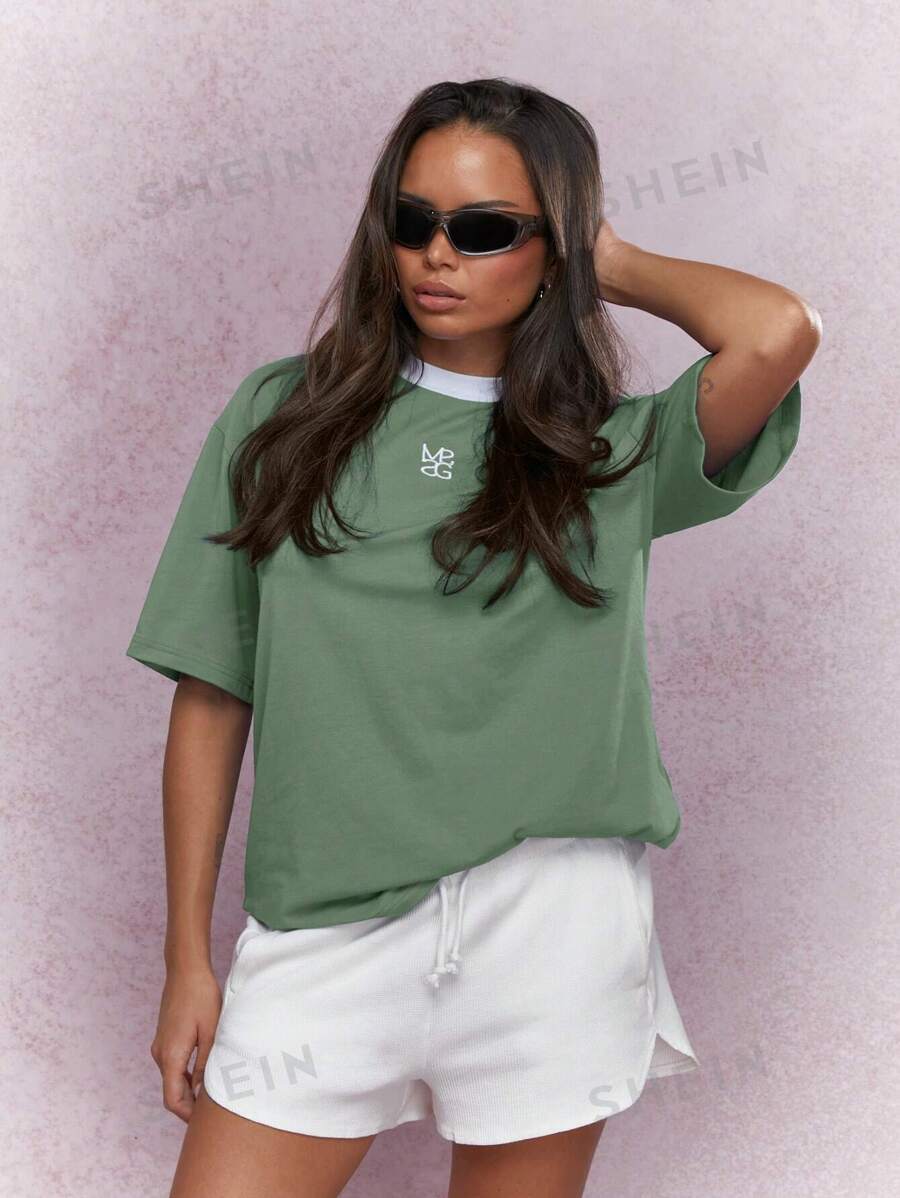 MISSGUIDED Camiseta básica esencial de estilo atlético, de entrenamiento, casual y holgada con logo para ropa deportiva informal y de primavera-verano