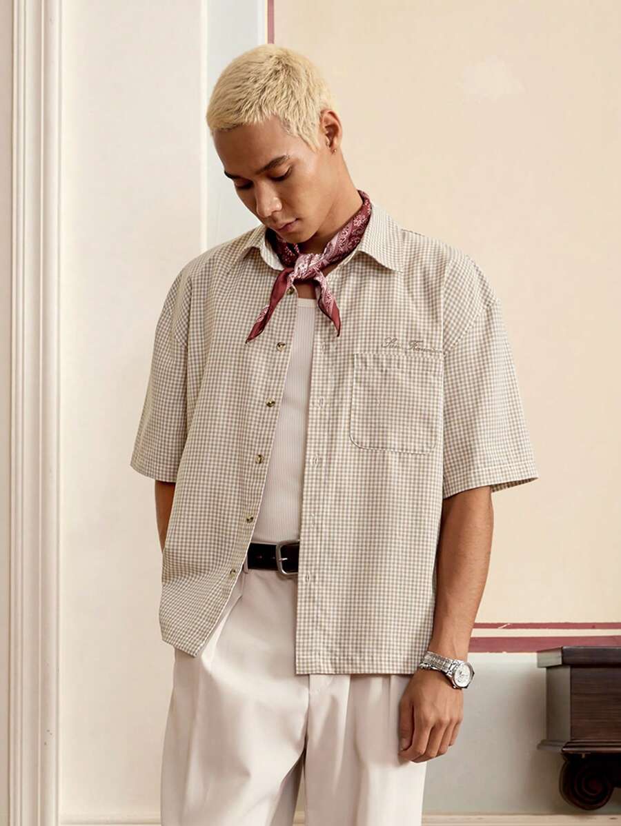 SWAVVY Men's Casual Plaid Letter Embroidery Loose Woven Short Sleeve Khaki Boxy Shirt, For Summer Outfit