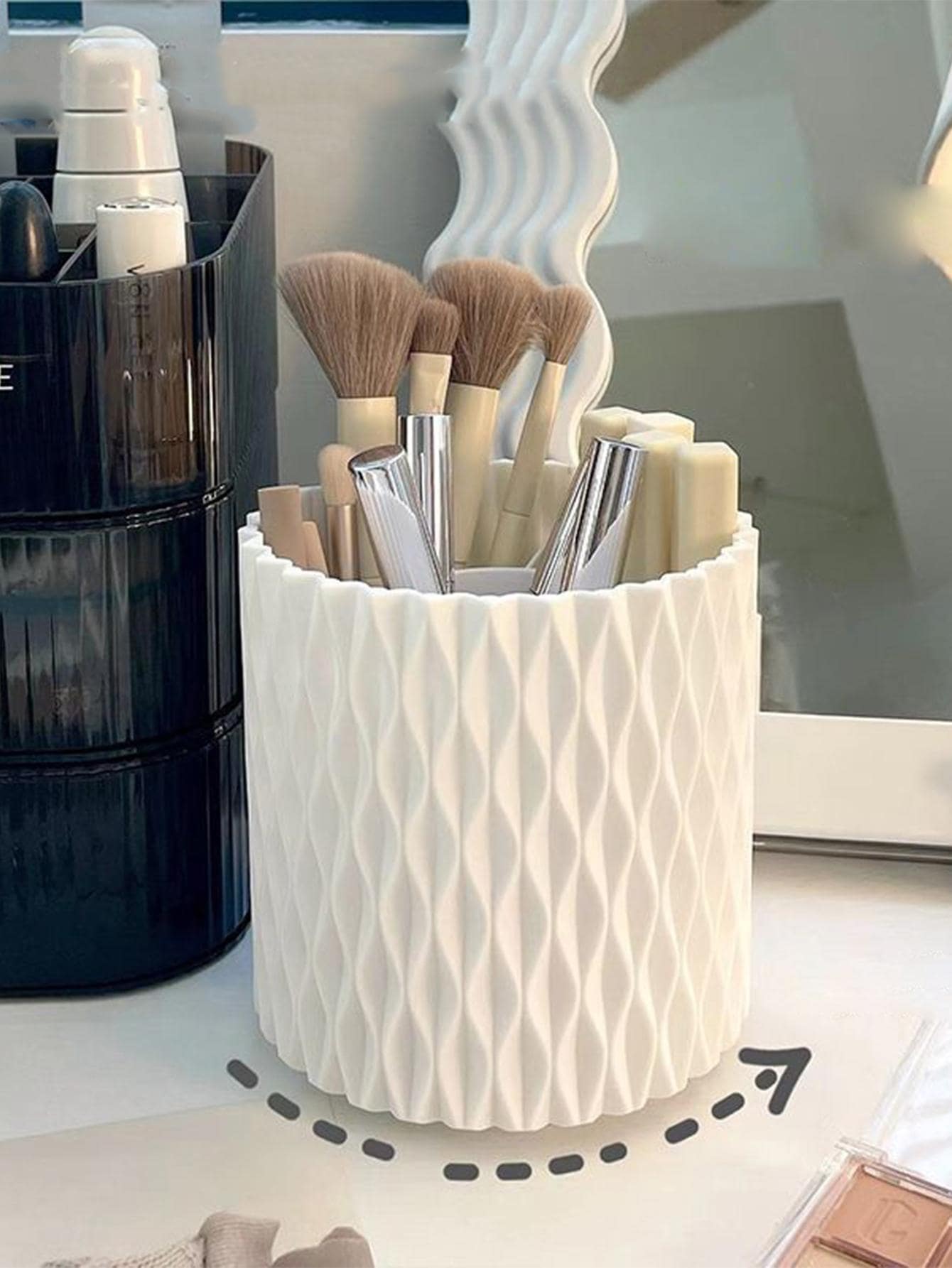 1PC 360-Degree Rotating Ringer Pen Holder, Household Plastic Storage Bucket, Large Capacity Makeup Brush Bucket, Eyebrow Pencil Eyeshadow Brush Dustproof Pen Holder,Back To School Supplie,For Holiday Beach, Bathroom Collection, Bedroom Collection, Large Capacity