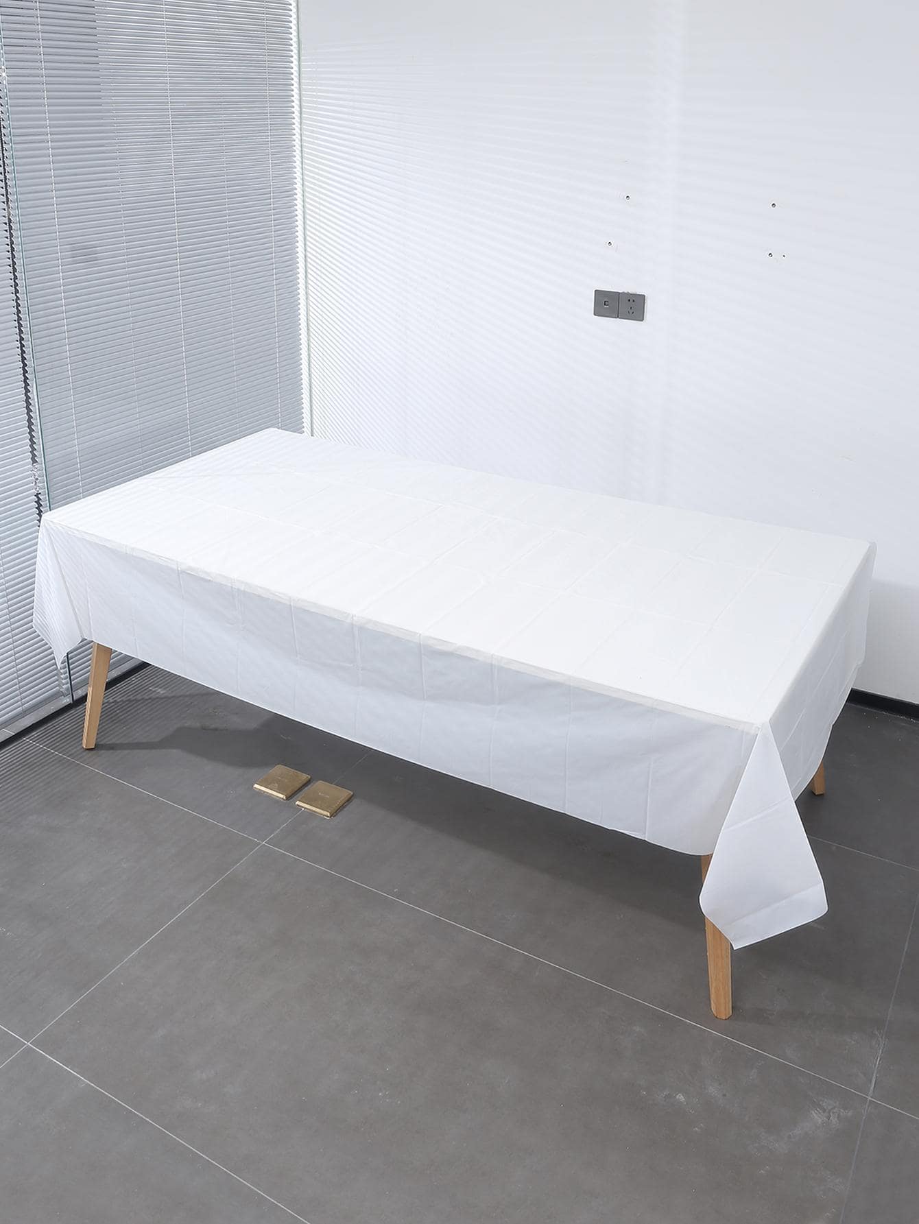 1/2 piezas Mantel desechable para fiesta, mantel de plástico PE de unicolor de 108 pulgadas, decoración de mesa de postres de cumpleaños, suministros para fiestas