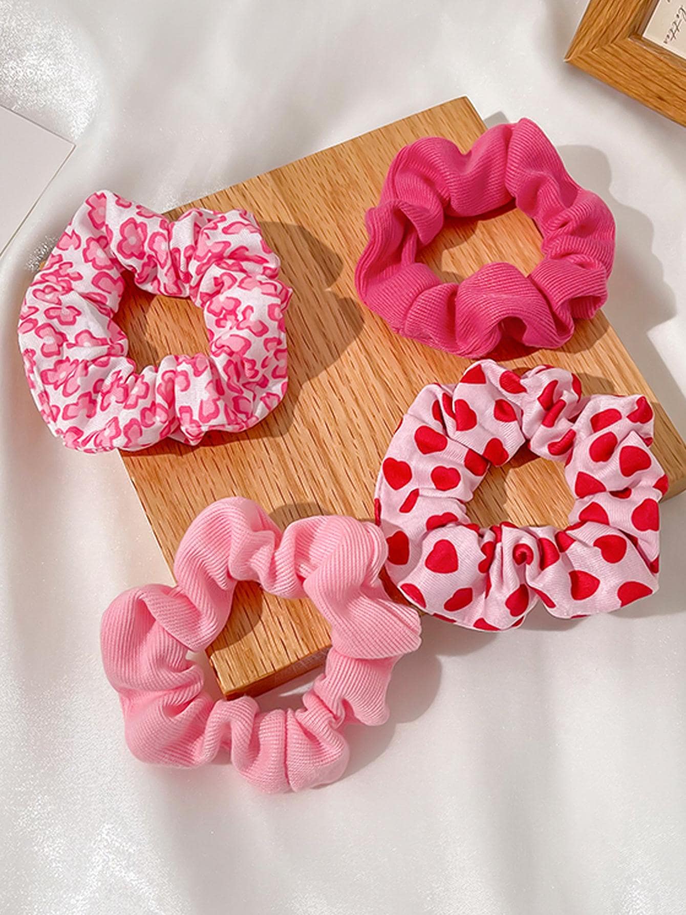 4 pièces Style Y2K cœur roses mignons tricotés Chouchous pour filles, élastiques extensibles pour cheveux, accessoires de cheveux pour tous les jours, décontracté, fête, trajets, vacances de la Saint-Valentin