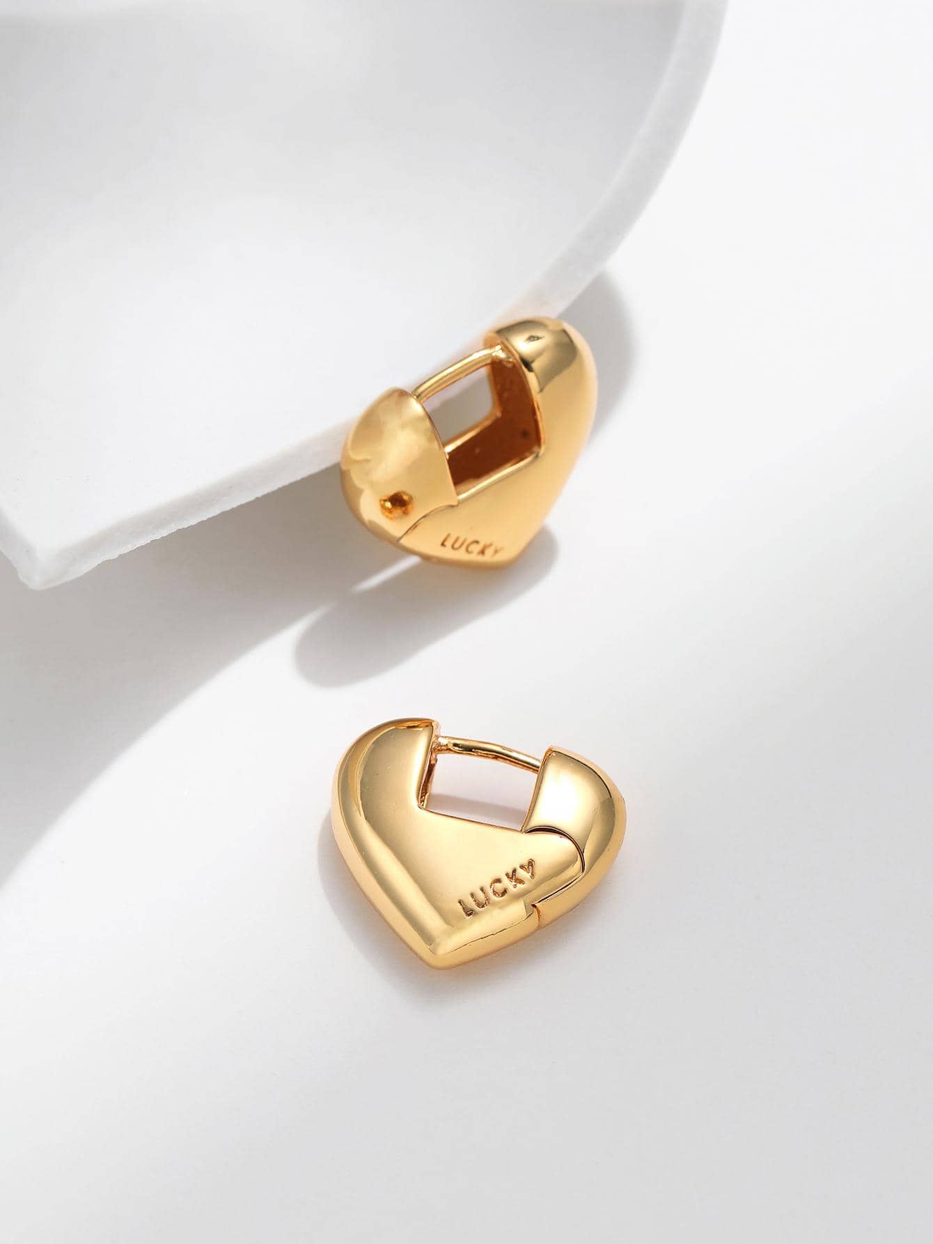 1 par de aretes de aro con diseño de corazón de cobre de moda para mujeres, para decoración diaria y Día de San Valentín
