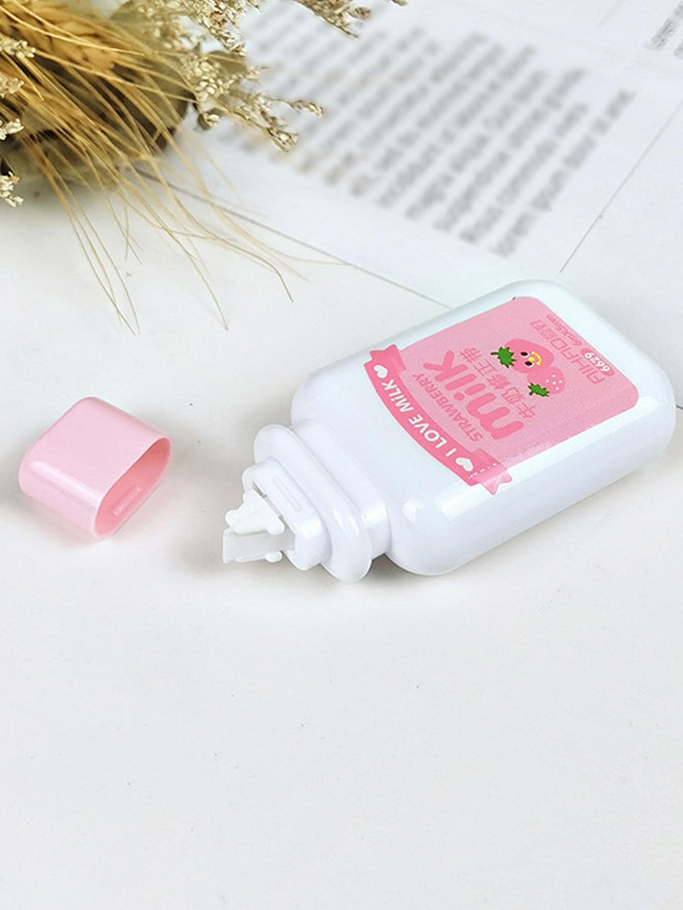 1 pièce Ruban correcteur rose mignon en forme de bouteille de lait, fourniture de bureau et scolaire créative et portable pour les étudiants
