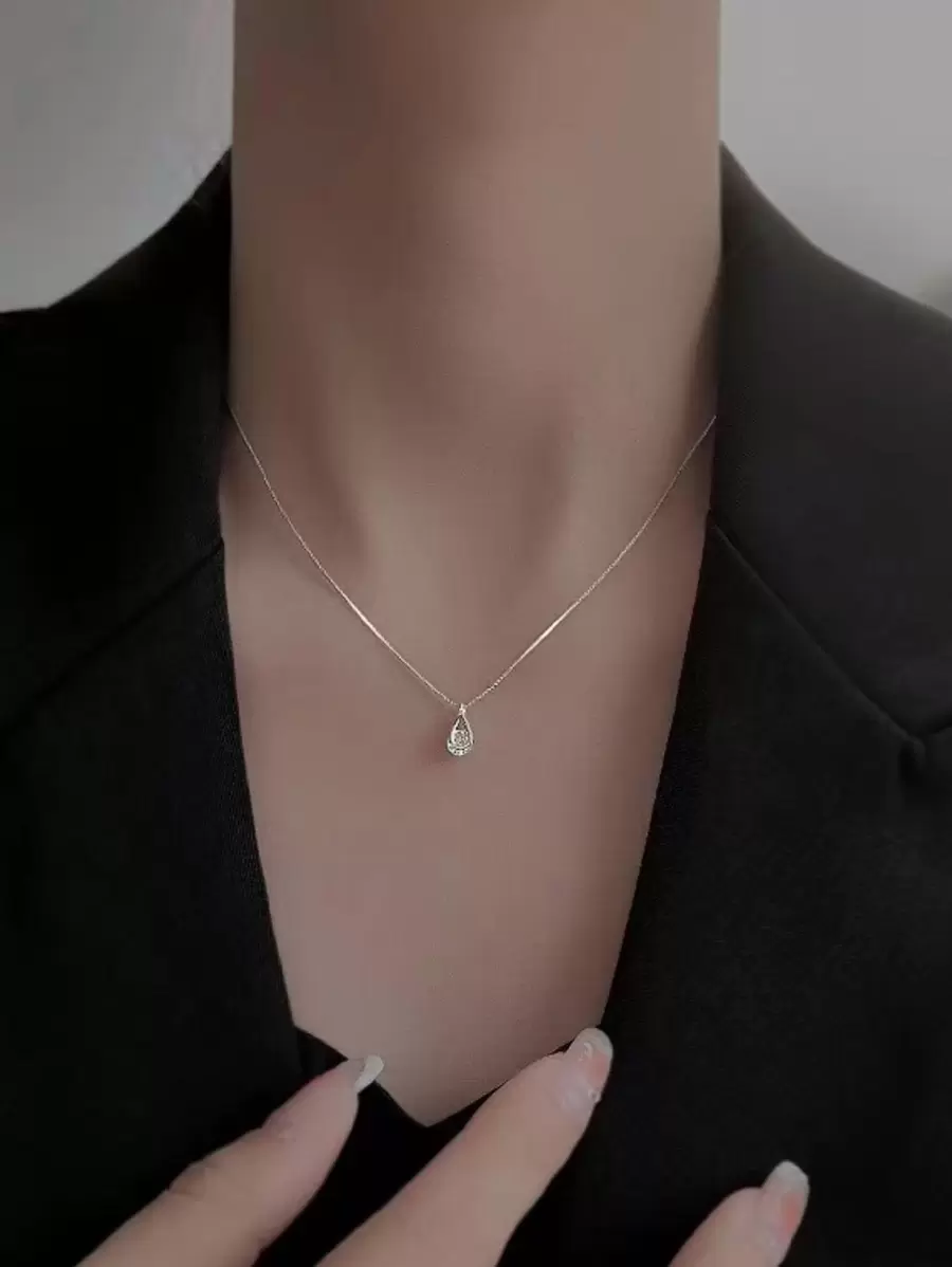 Collar con colgante con diamante de imitación gota de agua