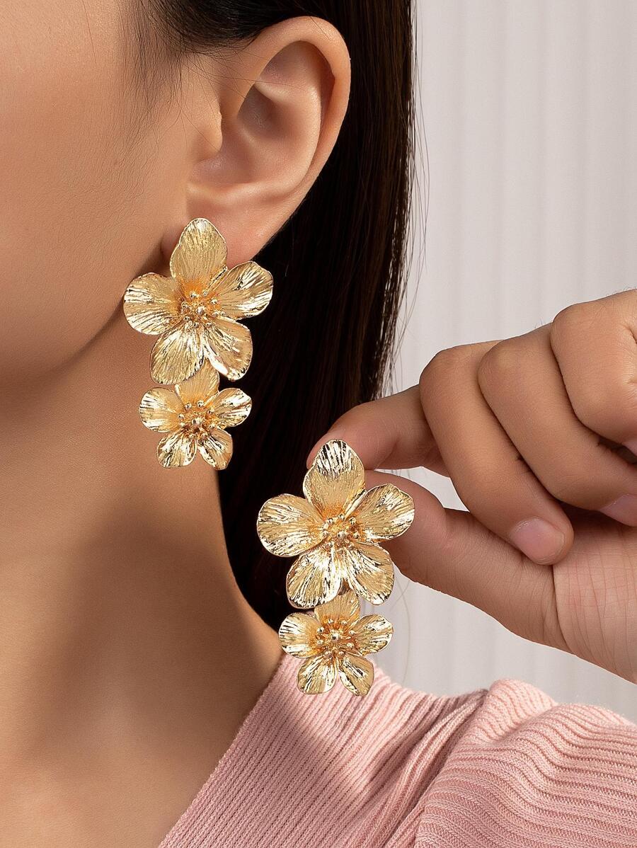 1pair Fashionable Flowy Elegant Flower Shaped Alloy Earrings For Women Daily Wear Valentines,Mom,Mother,Mother's Day,Gift