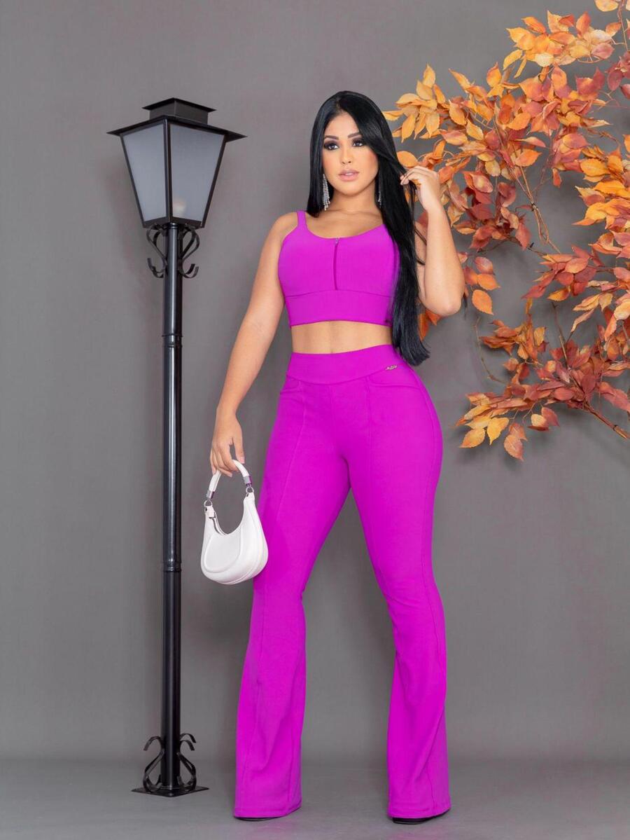 Conjunto calça flare com cropped zíper