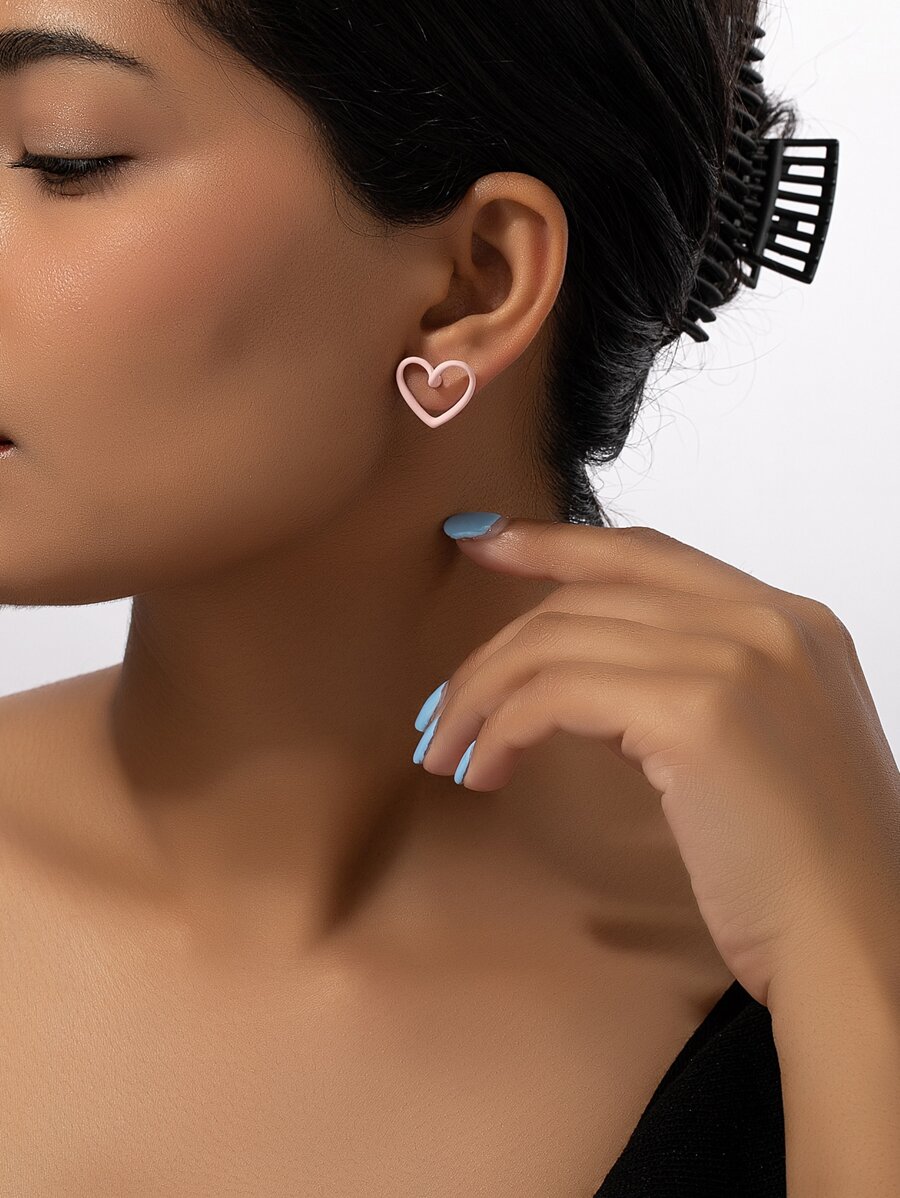 1pair Fashion Zinc Alloy Hollow Out Heart Stud Earrings For Women For Decoration Gift Party