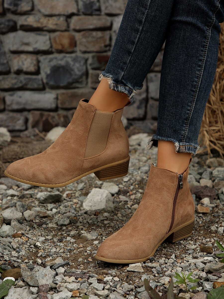 Women's Solid Color Black/Brown Vintage Zipper Chelsea Pointed Toe Low Heel Elegant Ankle Boots