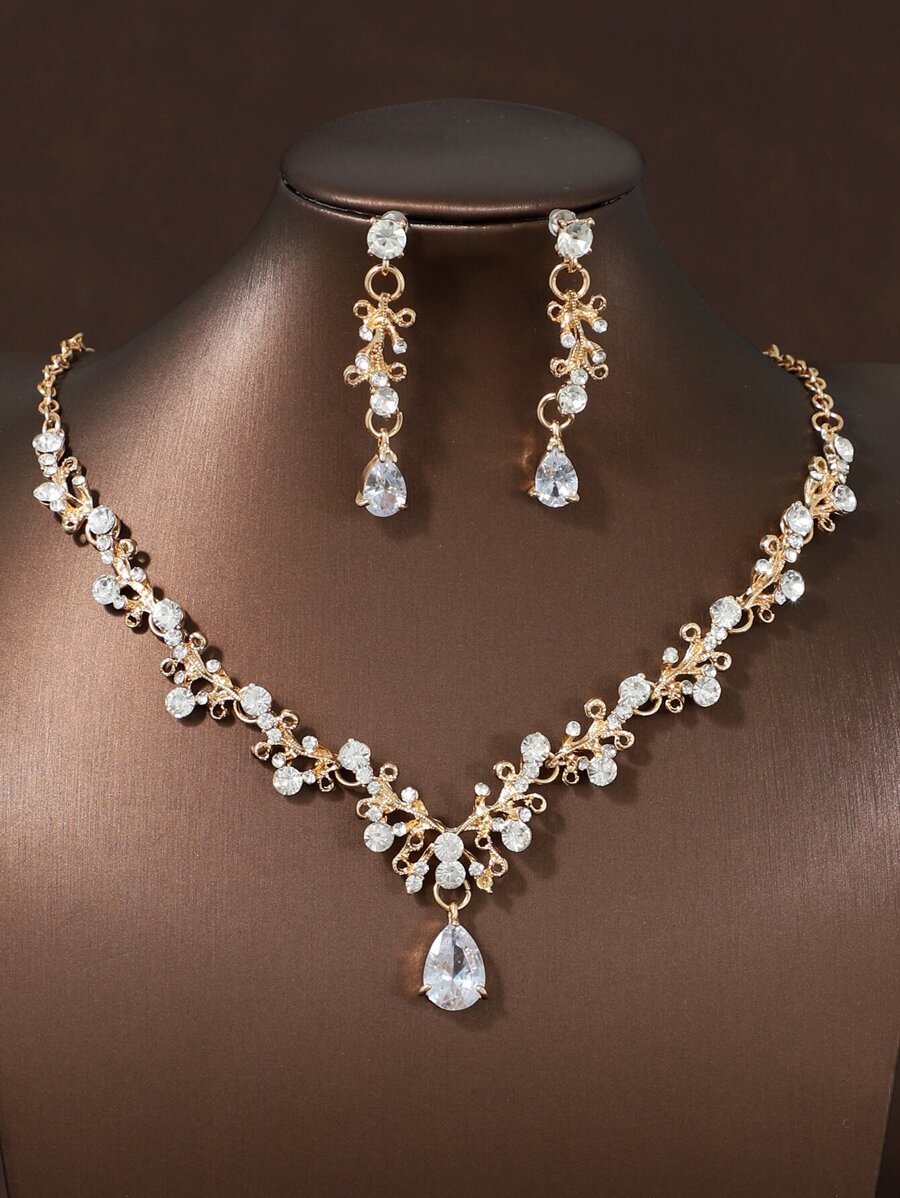 3pcs Women's Golden Necklace, Earrings & Wedding Party Premium Jewelry Set