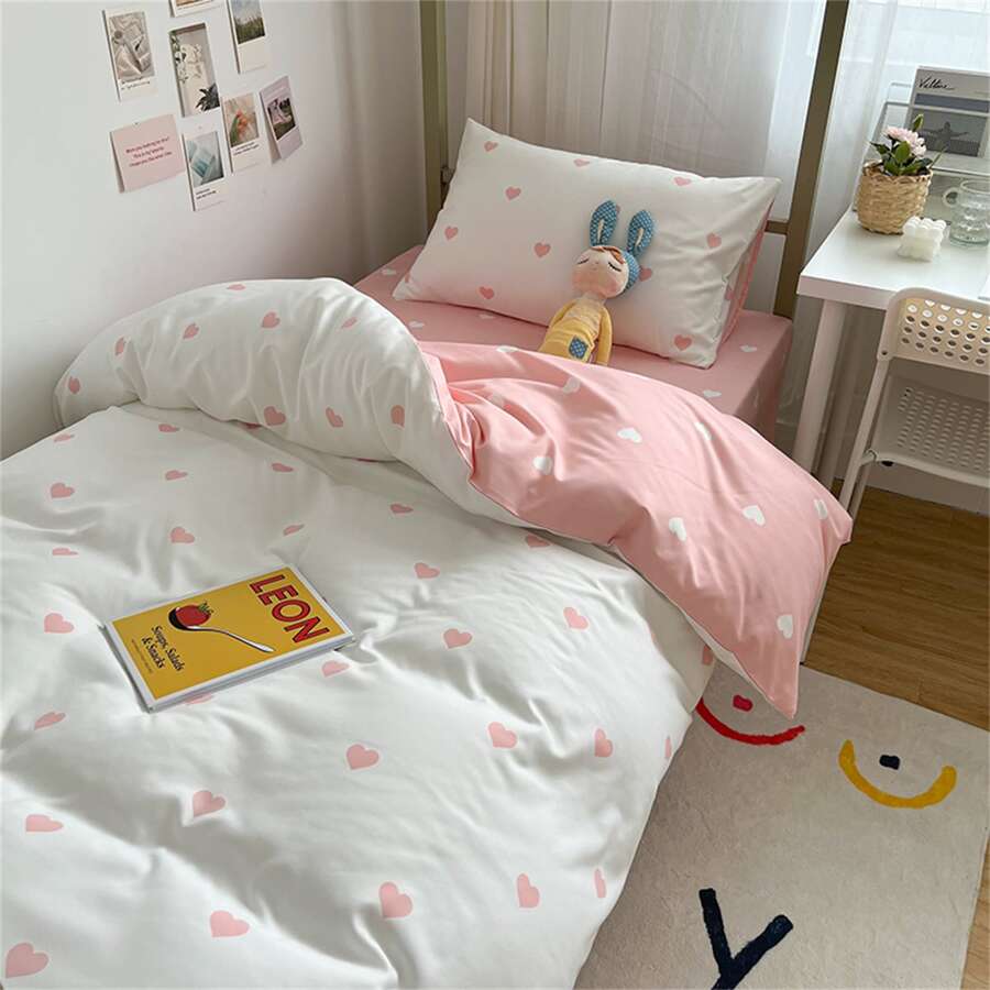 Three-Piece Heart Pattern Quilt Cover Pillowcase Set