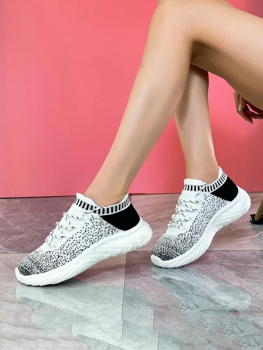 Women's Front Tie Breathable Lightweight Running Shoes With Comfortable Soft Sole