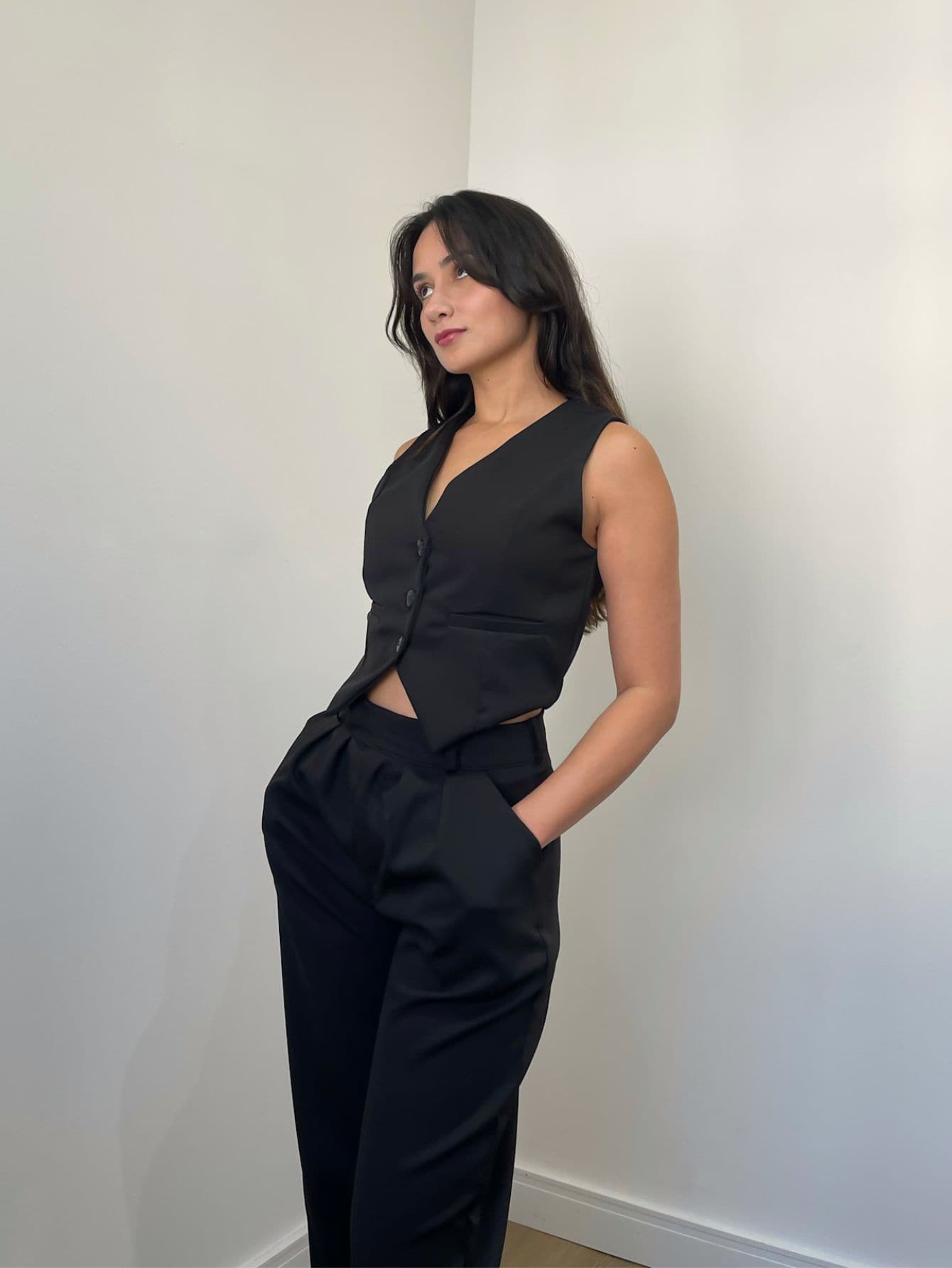 Kit Conjunto Feminino Elegante Premium Alfaiataria Calça Pantalona Preta Cintura Alta E Colete Cropped Preto Botões Forrado Chic Elegante Conjunto Formal Casual Fashonista Old Money
