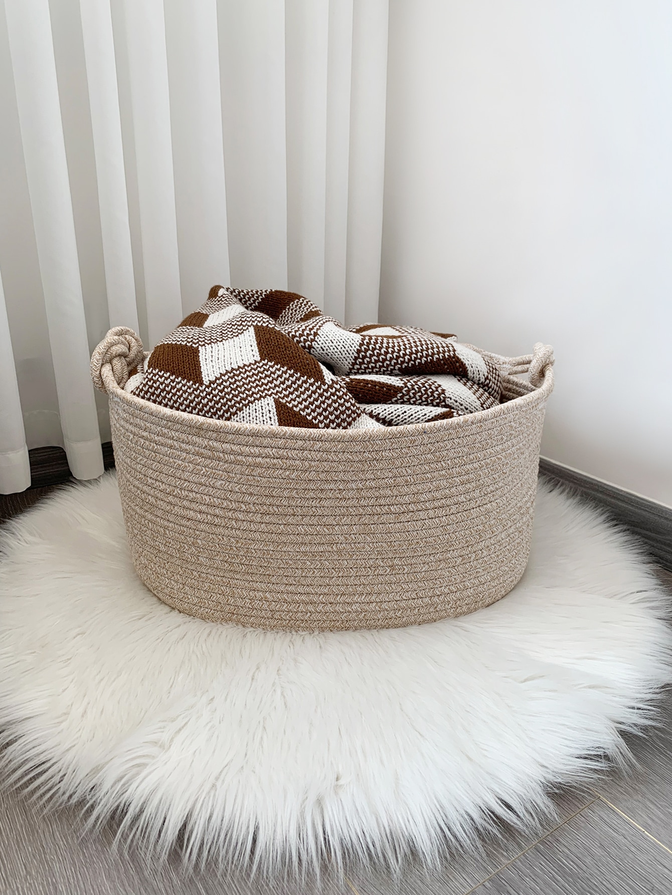 1 pieza Canasta plegable súper grande altamente engrosada, cesta para ropa sucia, cesta para mantas. Tejida a mano con hebilla decorativa, apta para almacenar ropa, mantas, almohadas, juguetes y otros artículos en el dormitorio, lavandería, pasillo