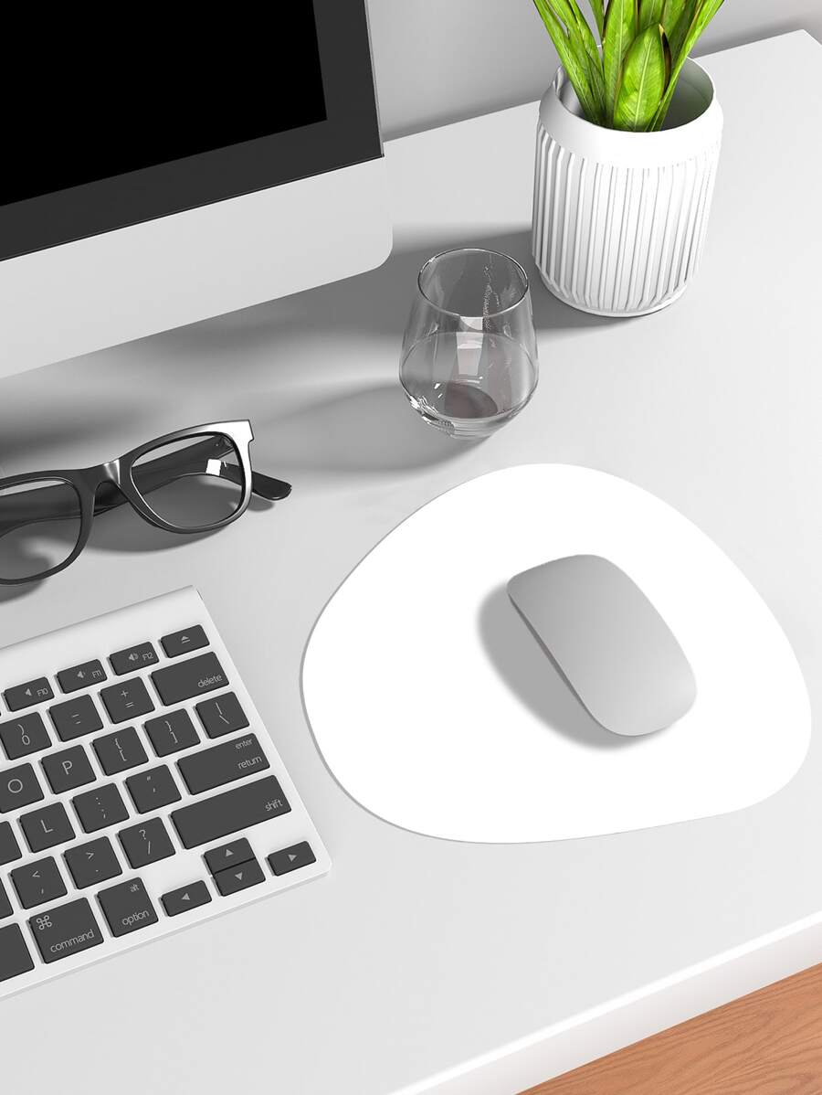 A Minimalist, Waterproof, Easy-to-clean Mouse Pad In Triangular-oval Shape That Has A Non-slip Suede Base And Can Be Used On Both Sides.