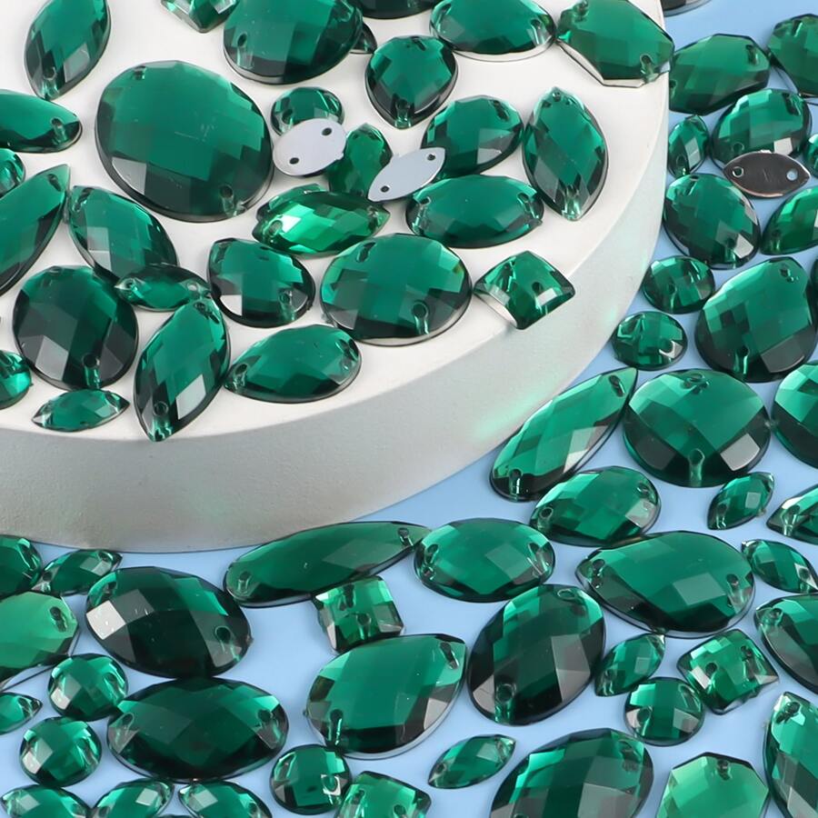 100 pezzi/pacco Strass da cucire in acrilico verde di dimensioni miste per abito DIY, abbigliamento, scarpe, decorazione di borse