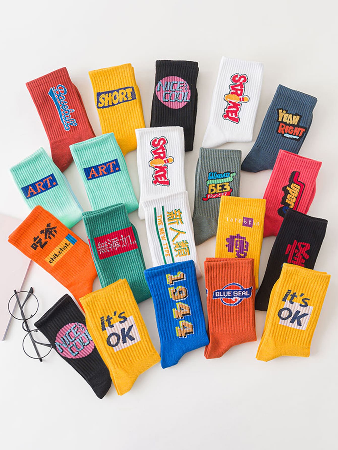 6 Pairs Random Men's Personality Mid-Calf Street Style Socks