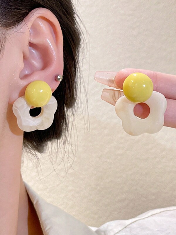 1pair Mixedcolor Polyresin Fresh Small Flower Shaped Earrings Suitable