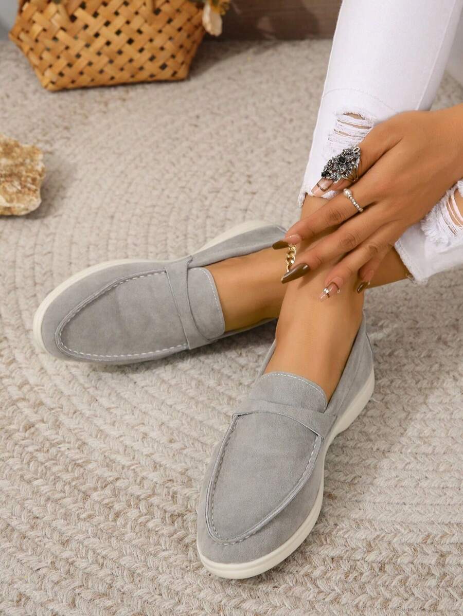 Chaussures décontractées à la mode de grande taille style britannique pour femmes, chaussures plates confortables à enfiler avec bout pointu pour l'automne