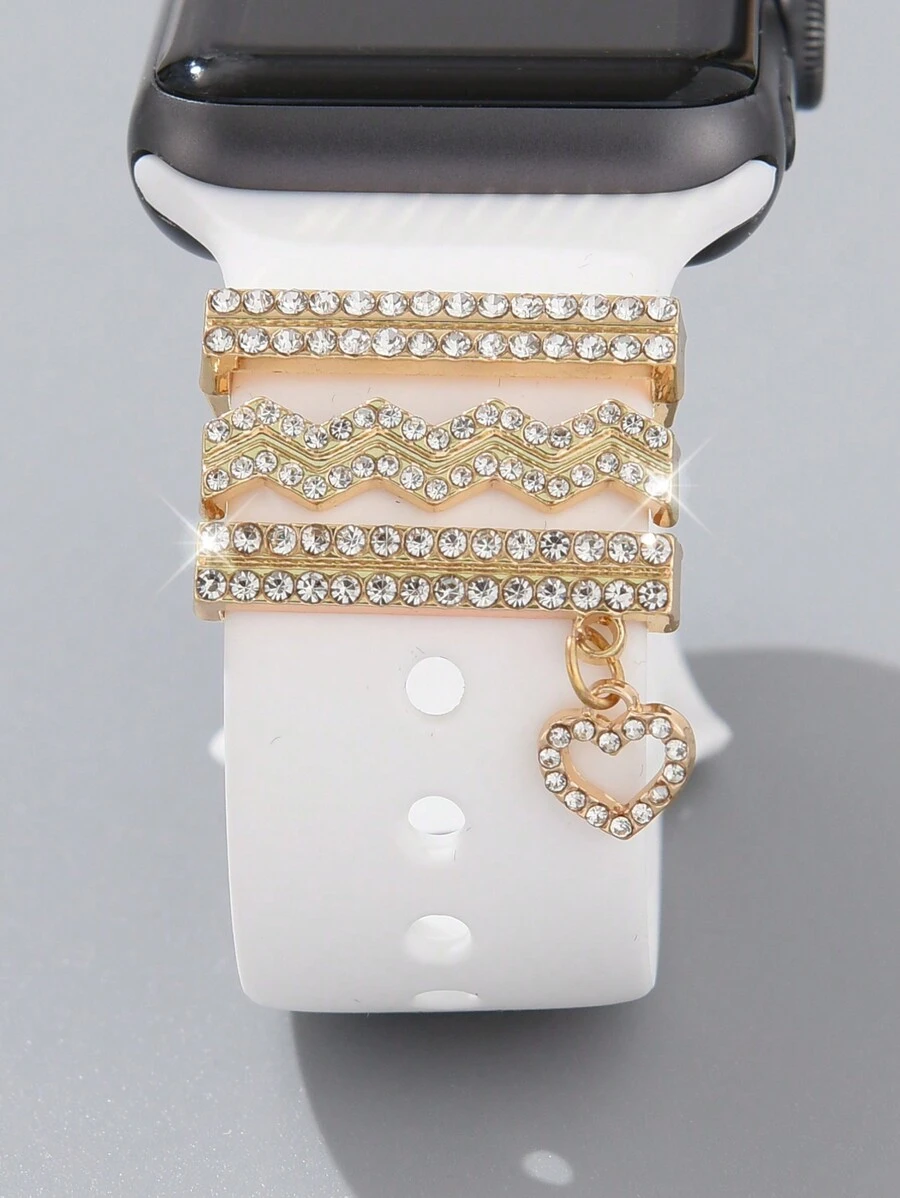 1 peça Anel Decorativo Compatível com Pulseira de Silicone para Apple Watch, Com Pingente de Coração Triplo Dourado, Decoração de Strass, Material em Aço Inoxidável, Adequado para 38/40/41/42mm, Compatível com Apple Watchband Ultra/Se/8/7série