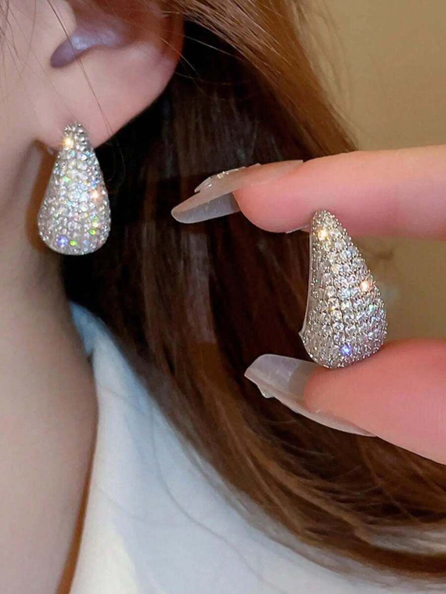 1pair Elegant Luxury Gold Water Drop Shaped Earrings, Decorated With Shiny Synthetic Cubic Zirconia, Suitable For Daily, Dates, Commuting, And Gifting To Girlfriend On Birthday