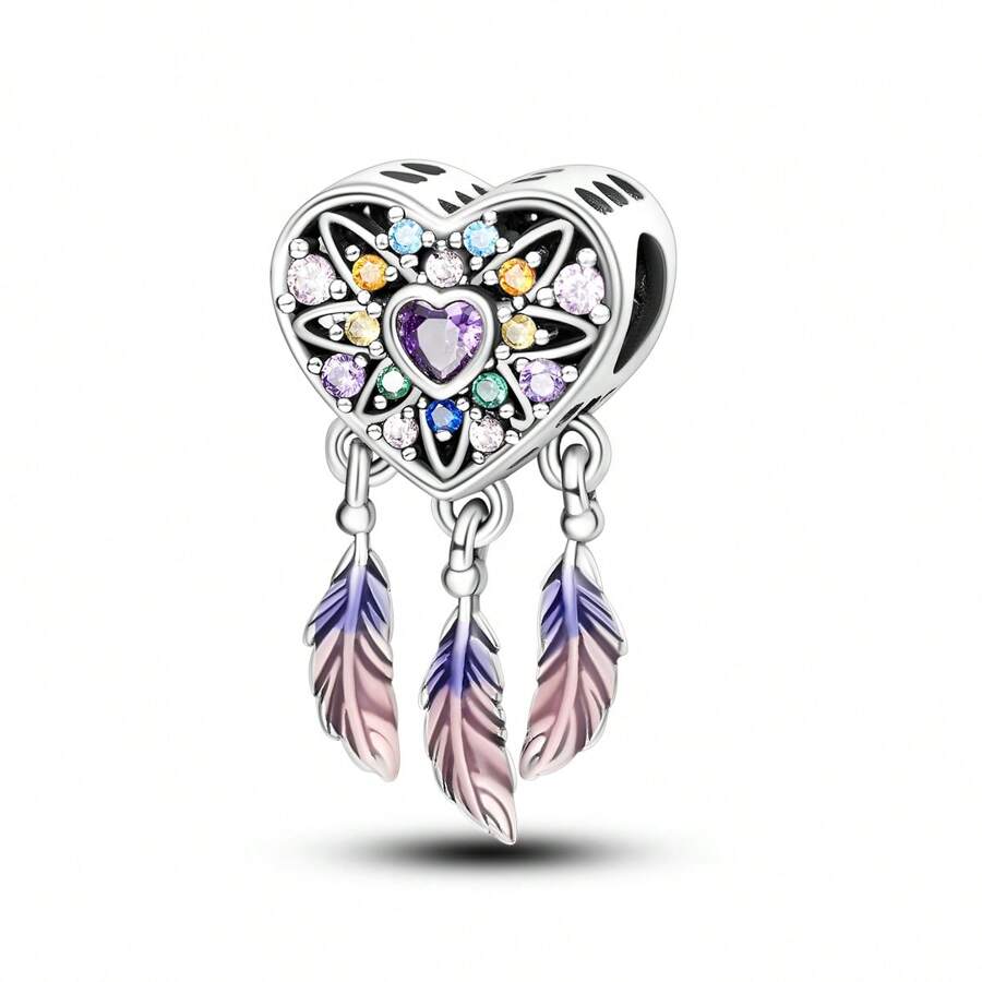 Pendentif attrape-rêves à la mode décoré d'éléments colorés, en forme de cœur, de plumes et de franges, idéal pour la Saint-Valentin
