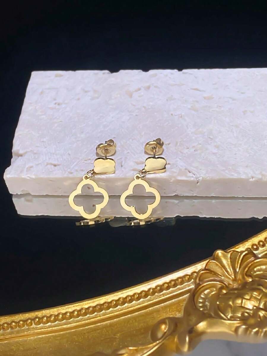 1 Pair Minimalist Polished Four Leaf Clover Hollow Stud Earrings, Stainless Steel, Suitable For Daily Wear, Gift For Women