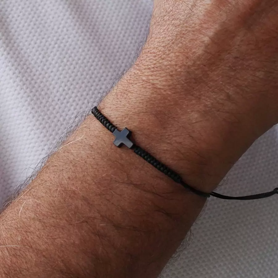 1 PIEZA Pulsera minimalista de hombre de cordón apilado, joyería artesanal tejida de cera negra con cruz de protección como regalo de San Valentín 2024 para hombres