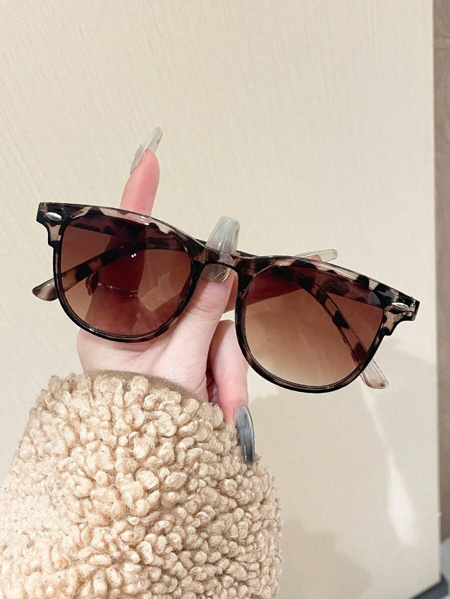 1pc Fashionable Y2k Style Square Frame Cute Retro Sports Eyewear For Women Boho Beach Accessories For Women Glasses Shades Basics Fall Winter Women Outfits Clothes Business Casual Gifts Color Blocking Boho Vacay Vacay Vibes For Summer Beach Vacation,Outdoor,Travel