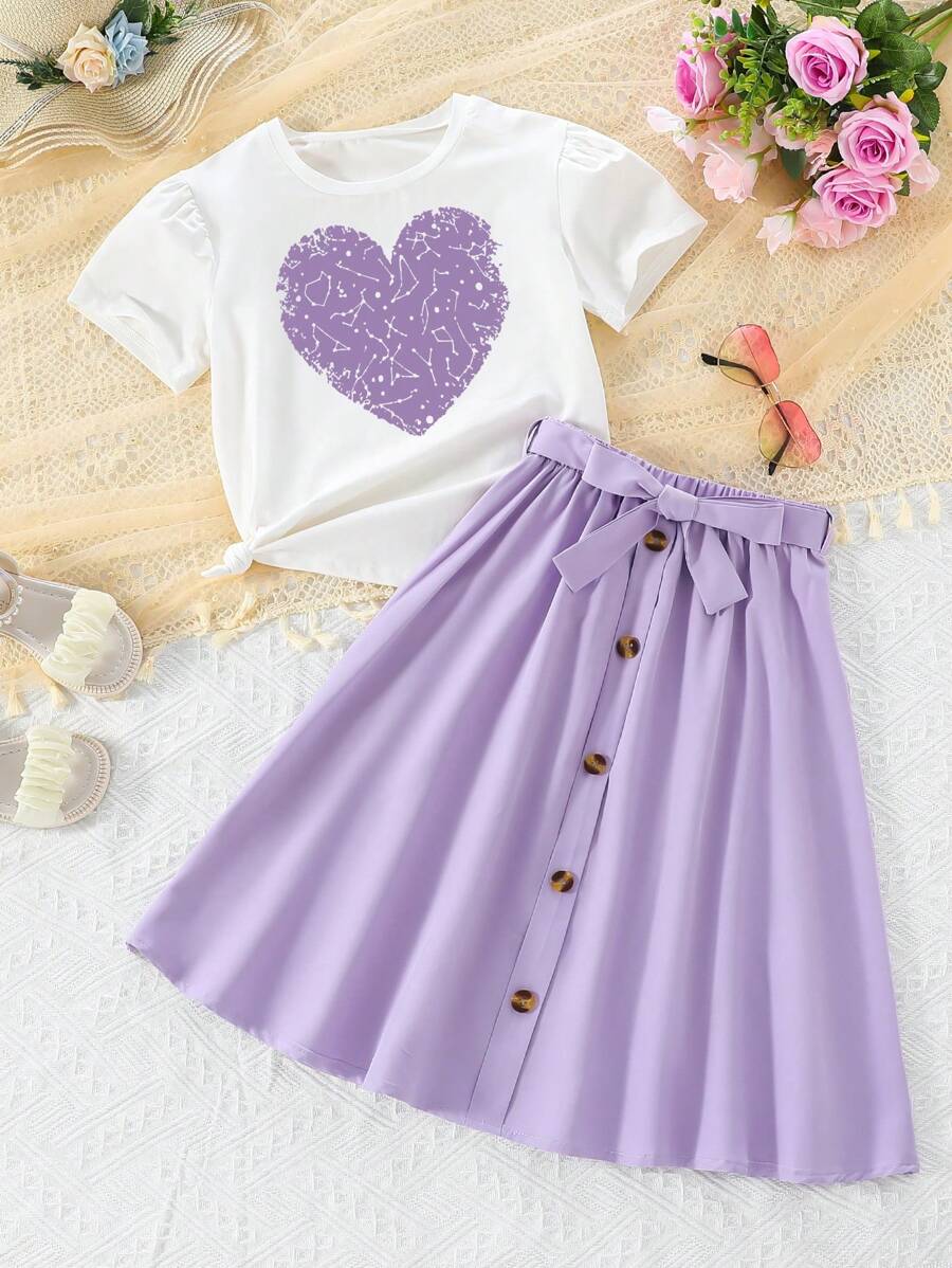 Conjunto de Camiseta com Babados e Mangas Fofas com Estampa de Corações e Saia com Cinto para Meninas Pré-Adolescentes