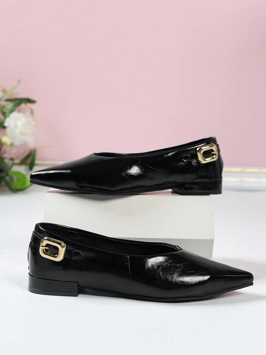 SHIHUA Summer Women's British Style Black Comfortable Flat Shoes, With French Vintage Elements And Fashionable Pointed Metal Buckle Design. These Deep-Mouthed Shoes Are Versatile In Any Occasion. (Model 2024)