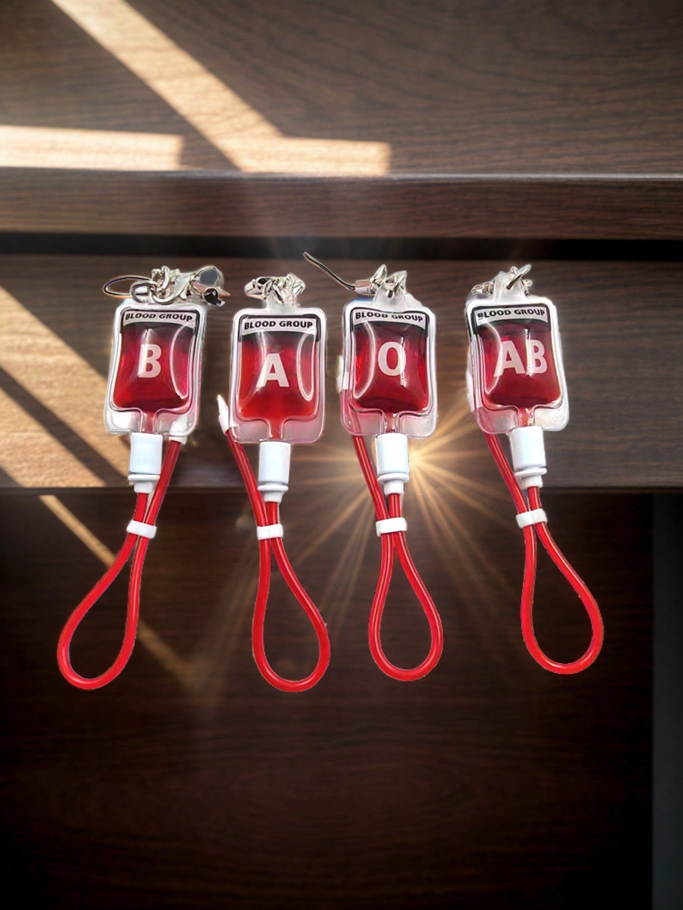 1 pezzo Elegante portachiavi unisex con gruppo sanguigno rosso (A, B, AB, O). Un accessorio carino e creativo adatto per feste, festival e spettacoli. Regalo di Ognissanti, souvenir, accessorio per auto, borsa, scuola, stile gotico, Y2K