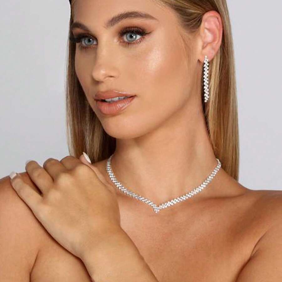 Simple & Fashionable Diamond Studded Accessories Set, Rhombus Shaped Pendant Necklace & Earrings For Women