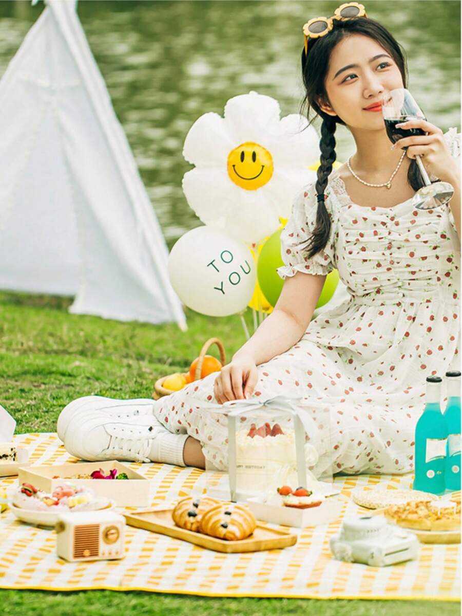 1pc Yellow Plaid Thickened Moisture-Proof Picnic Mat, Easy To Carry, Water Resistant For Outdoor Spring Outing, Camping, Beach Use