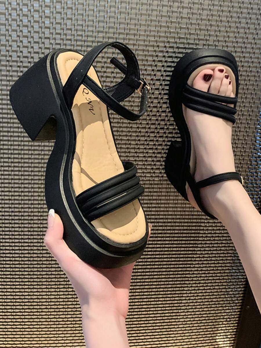 Women's Summer 2024 New Thick Bottom Sandals With Crossed Straps To Match Skirts, Versatile & Fashionable Sports Roman Shoes For Outdoor Wear