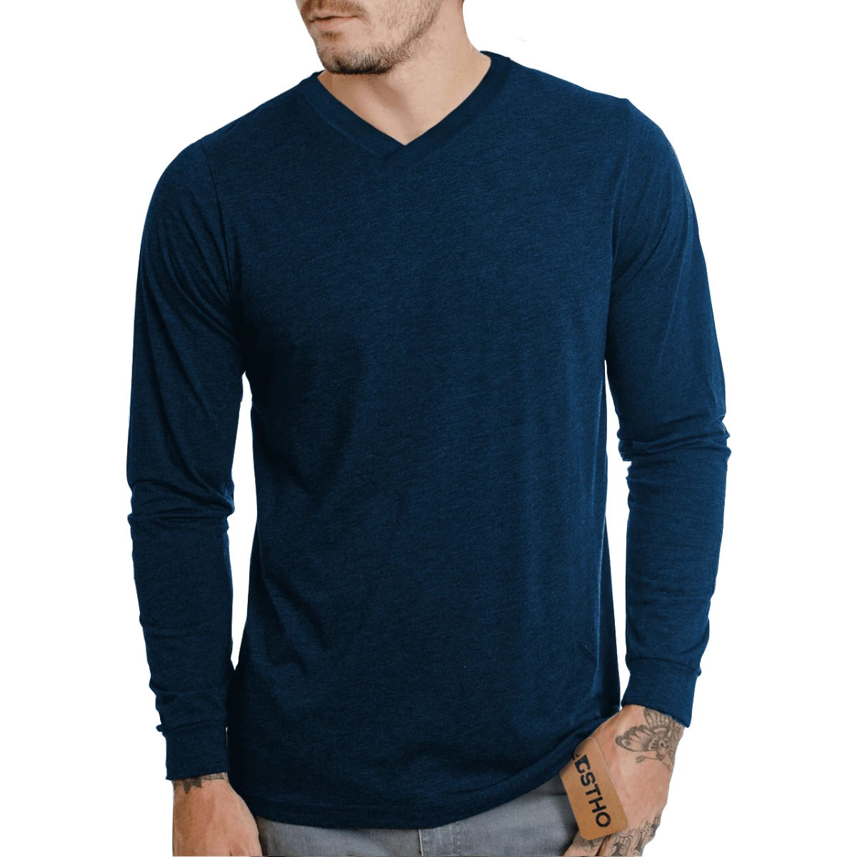 Camiseta Masculina Manga Longa Basic gola em V com cobre gola no acabamento.