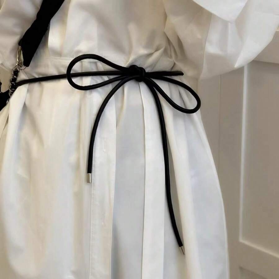 1 pezzo Cintura in corda di pelle colorata da donna. Pendente metallico, si annoda semplicemente attorno in vita, adatta per maglioni, vestiti, t-shirt morbide, ecc. Cintura multifunzionale per San Valentino