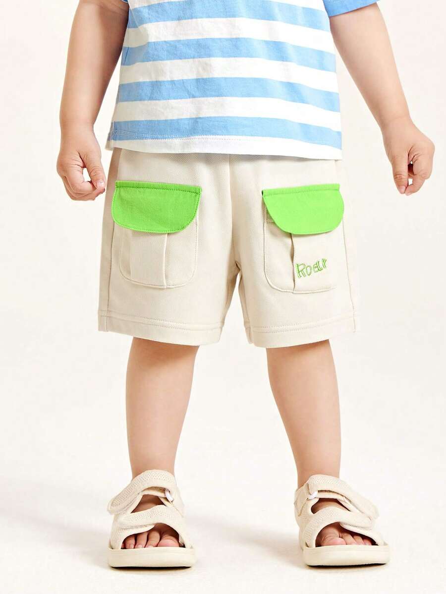 mini bala Pantalones cortos de verano nuevos con bloqueo de color y bordado de letra para niños pequeños