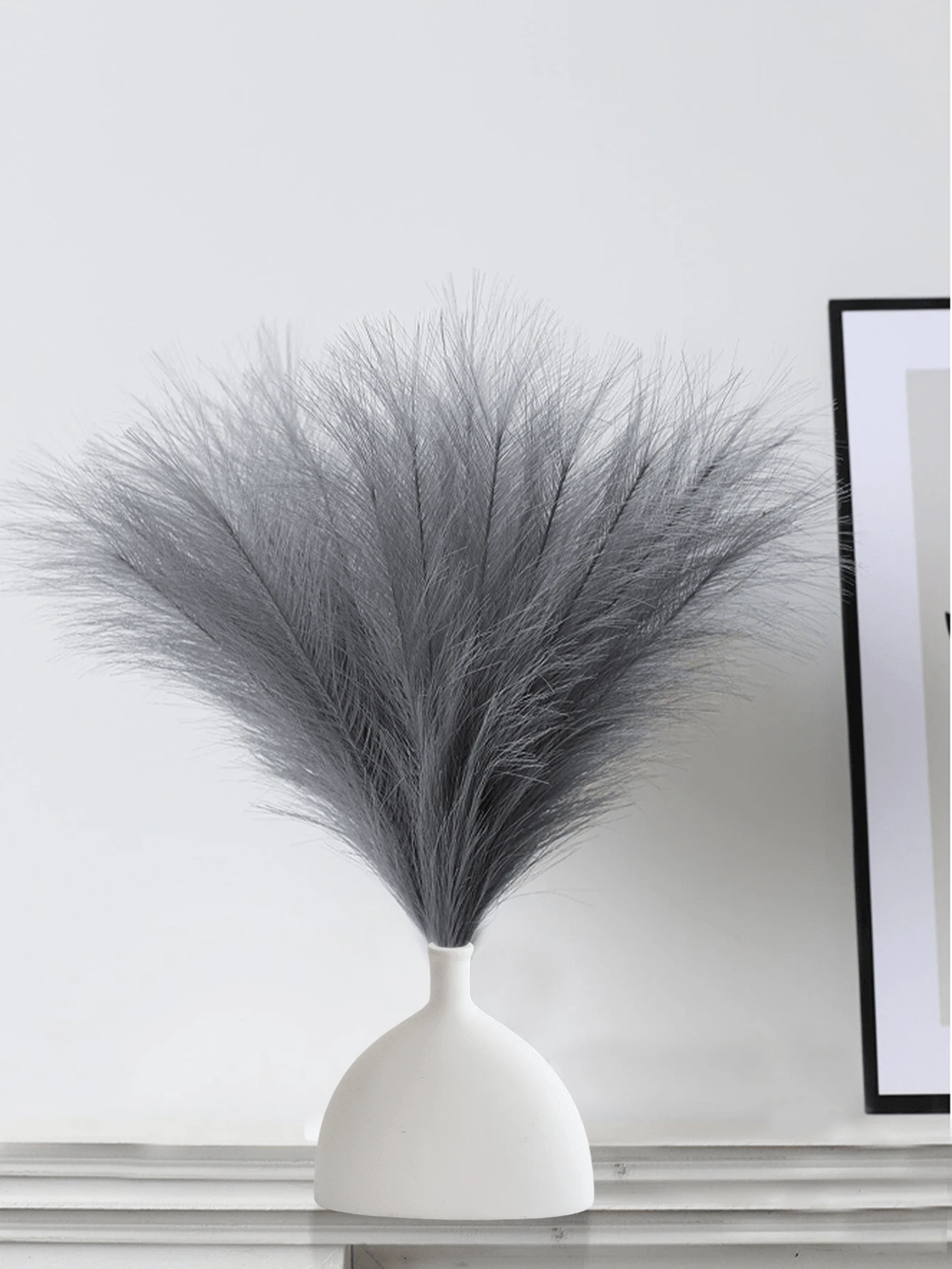 1 pièce Vase d'arrangement de fleurs de style nordique INS pour la décoration de la table de salon du meuble TV, vase de fleurs hydroponique blanc de style européen et minimaliste pour insérer des fleurs, décoration de tulipe pour une table de salle à manger et salon design unique