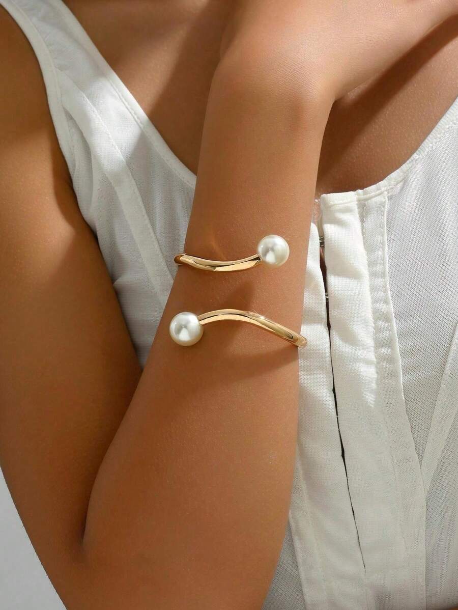 1pc Gold-Color Simple Geometric Symmetry Faux Pearl Decor Elegant Fashionable Sweet Style European And American Style High-End Exaggerated Retro Personality Luxurious And Elegant Ladylike Noble And Elegant Chic And Romantic Playful And Fun Suitable For Daily Commute, Gathering With Friends Romantic Vacation, Dating, Street Snap, Formal Occasions, Zinc Alloy Versatile, Stress-Reducing, Couple's Dating Bracelet